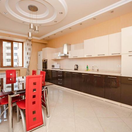 Stay Inn Apartments On Amiryan 4-6 Ереван Екстериор снимка
