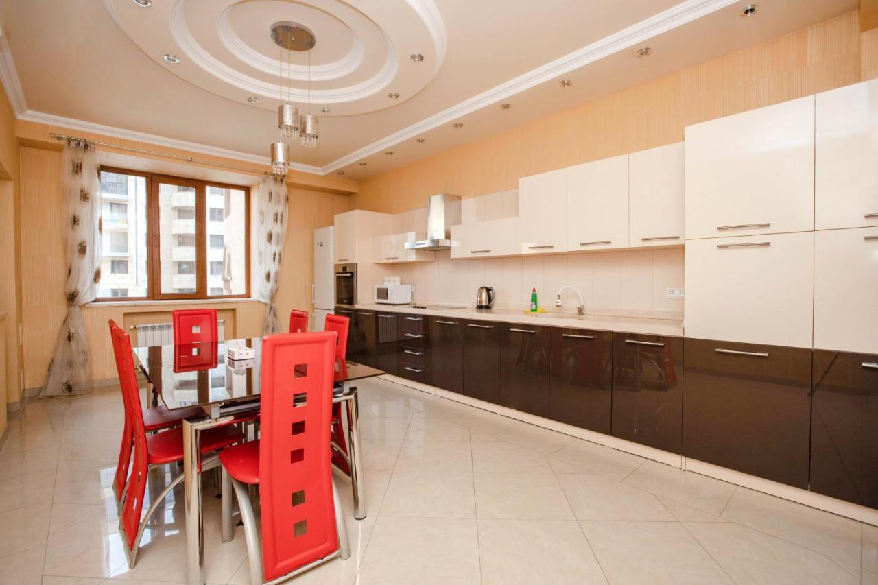 Stay Inn Apartments On Amiryan 4-6 Ереван Екстериор снимка