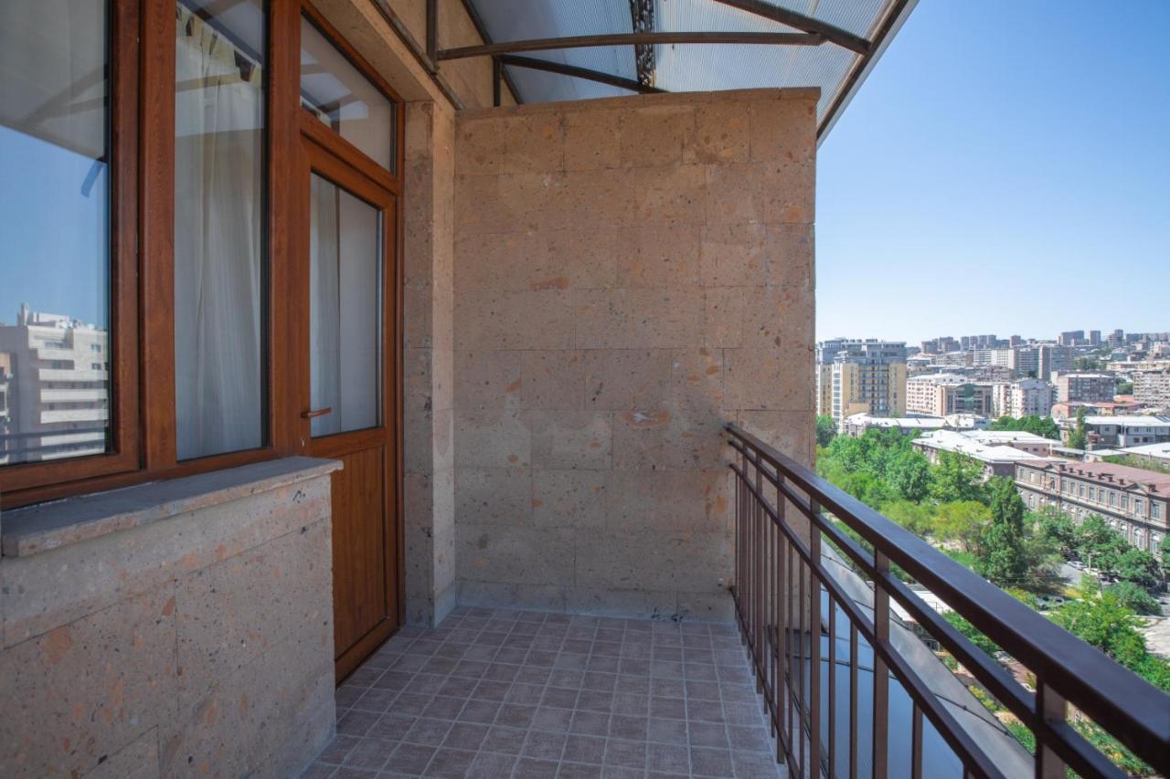 Stay Inn Apartments On Amiryan 4-6 Ереван Екстериор снимка