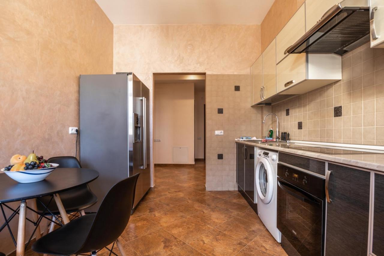 Stay Inn Apartments On Amiryan 4-6 Ереван Екстериор снимка