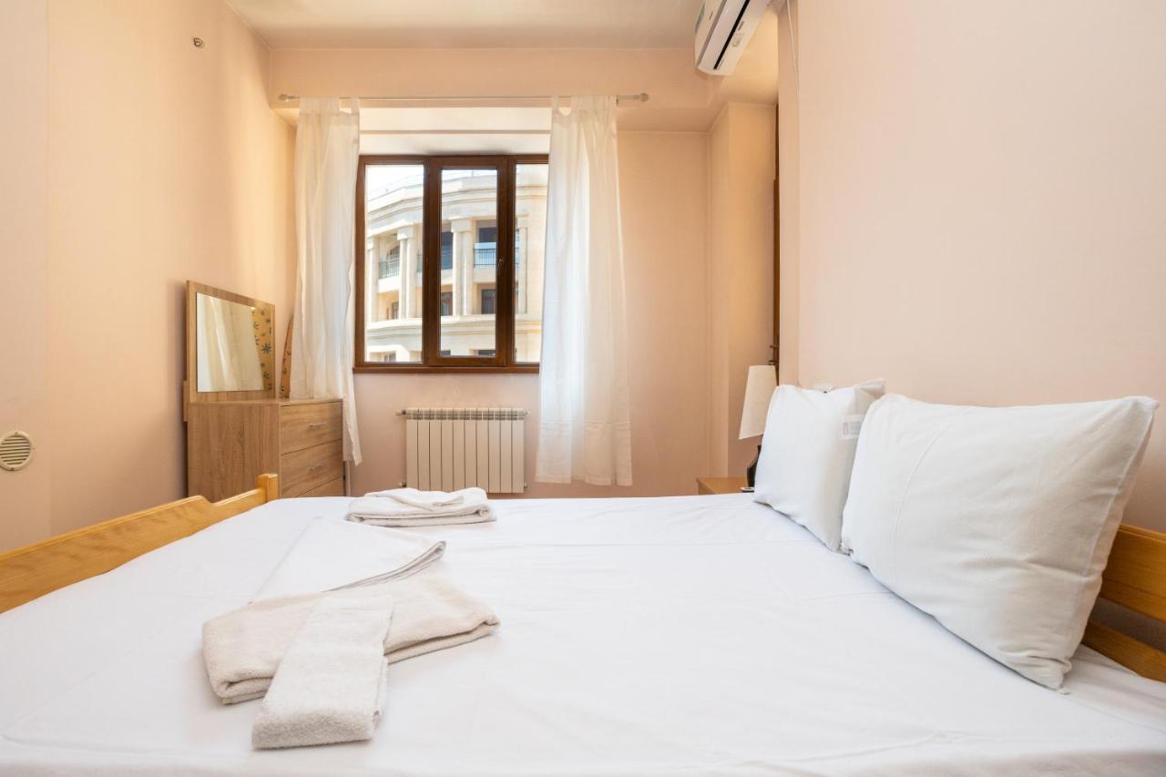 Stay Inn Apartments On Amiryan 4-6 Ереван Екстериор снимка
