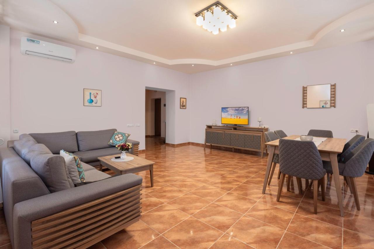 Stay Inn Apartments On Amiryan 4-6 Ереван Екстериор снимка