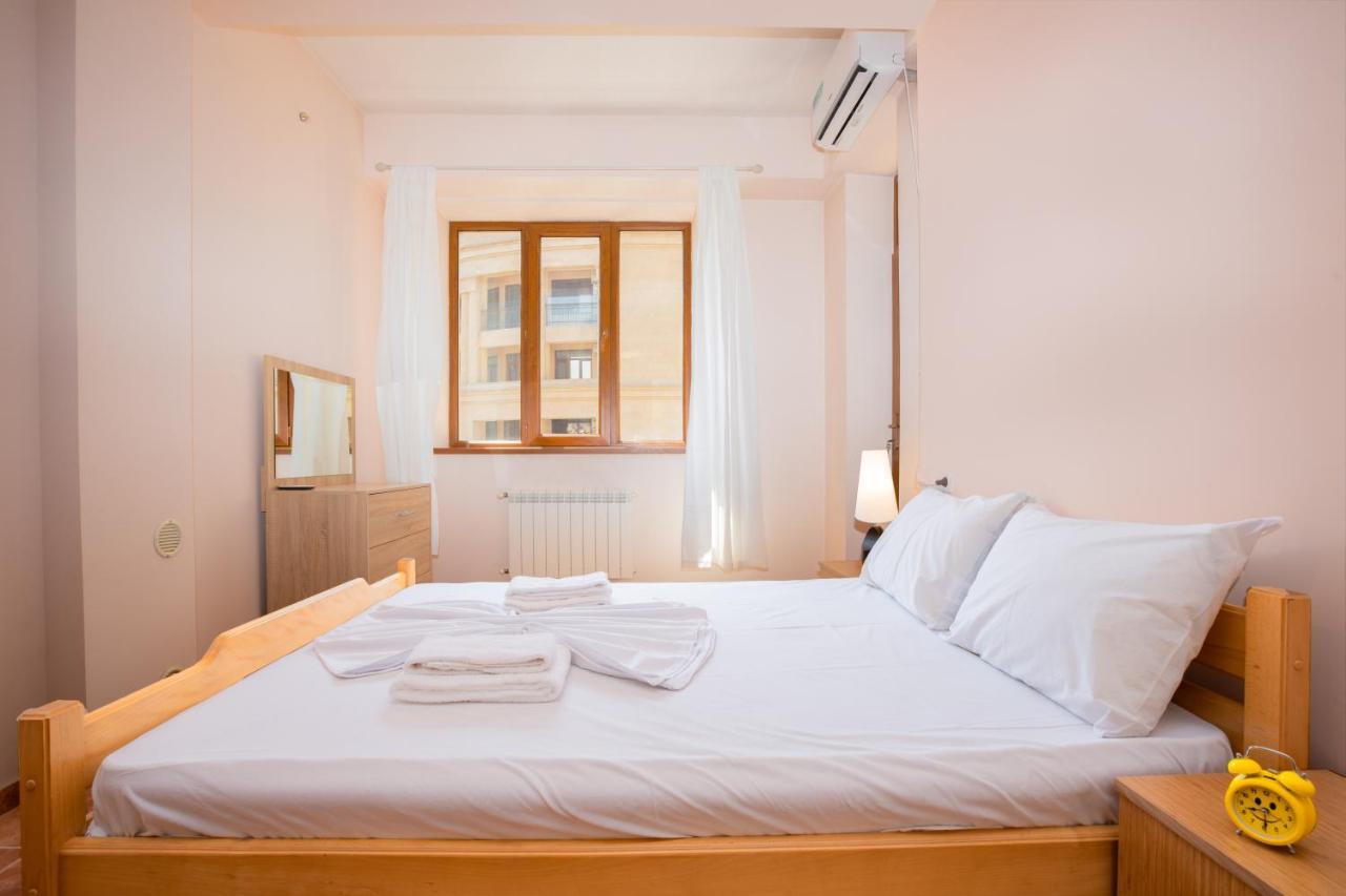Stay Inn Apartments On Amiryan 4-6 Ереван Екстериор снимка